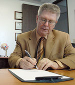 Siegfried Othmer, PhD is the Chief Scientist at the EEG Institute in Woodland Hills (Los Angeles), California.